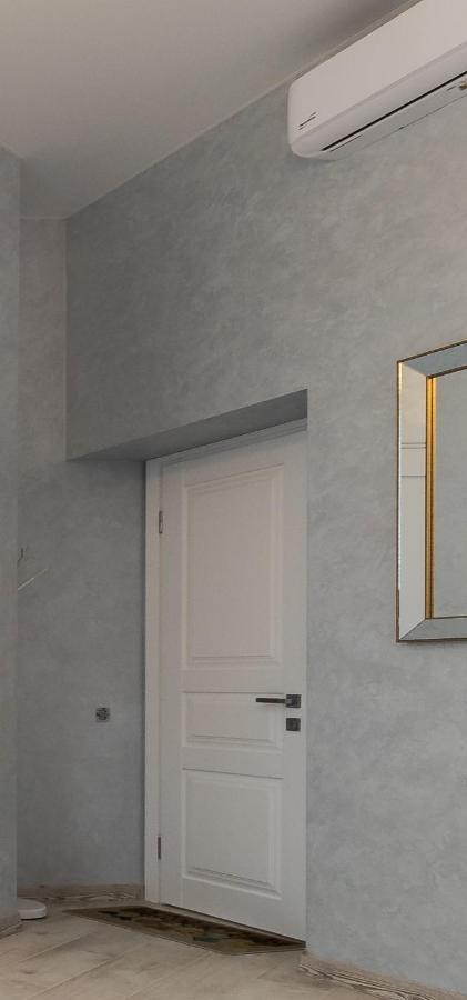 Golden Violin ! Apartments Lviv Dış mekan fotoğraf
